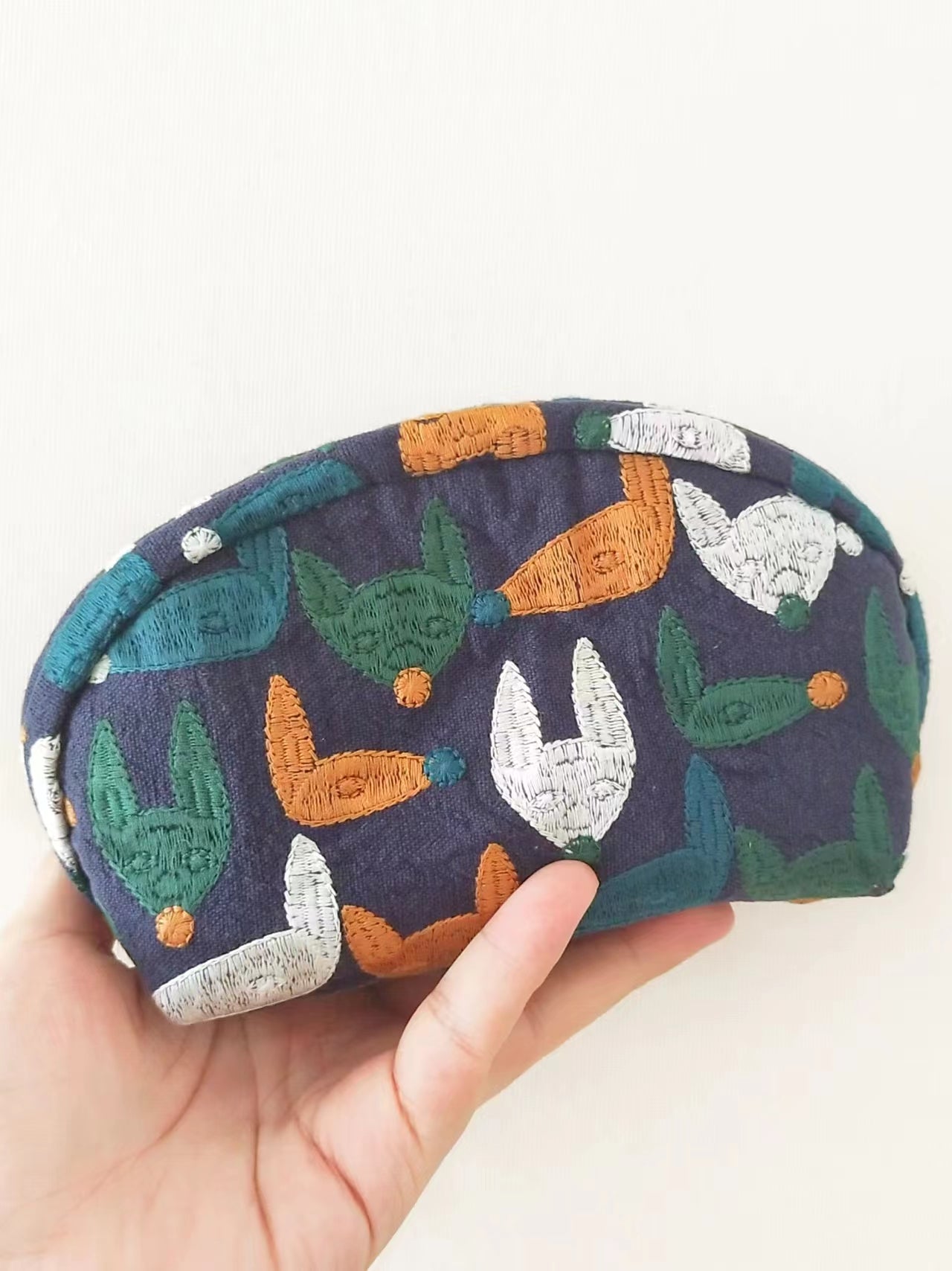 Dumpling Pouch - Embroidery Foxes