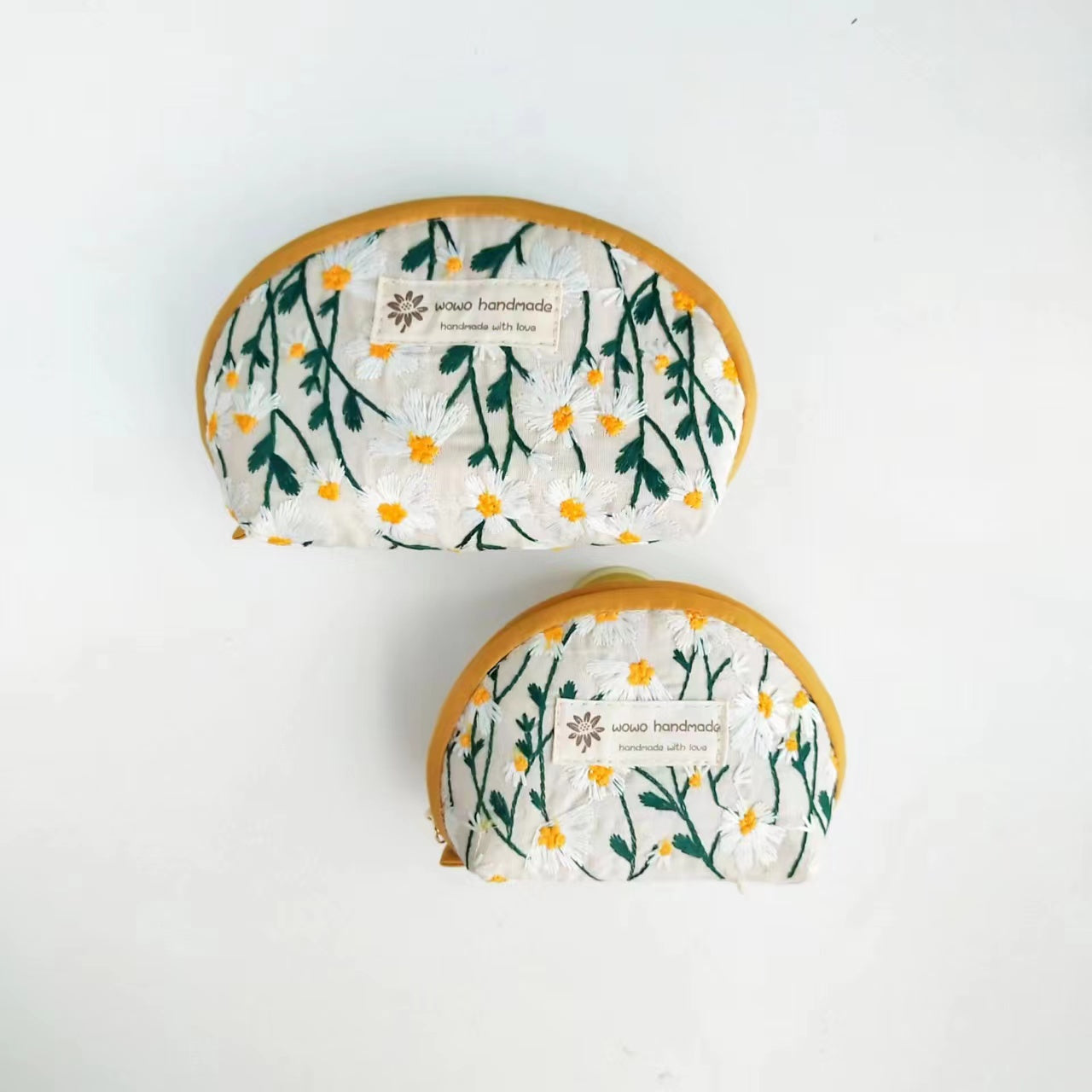 Dumpling Pouch - Embroidery Daisy