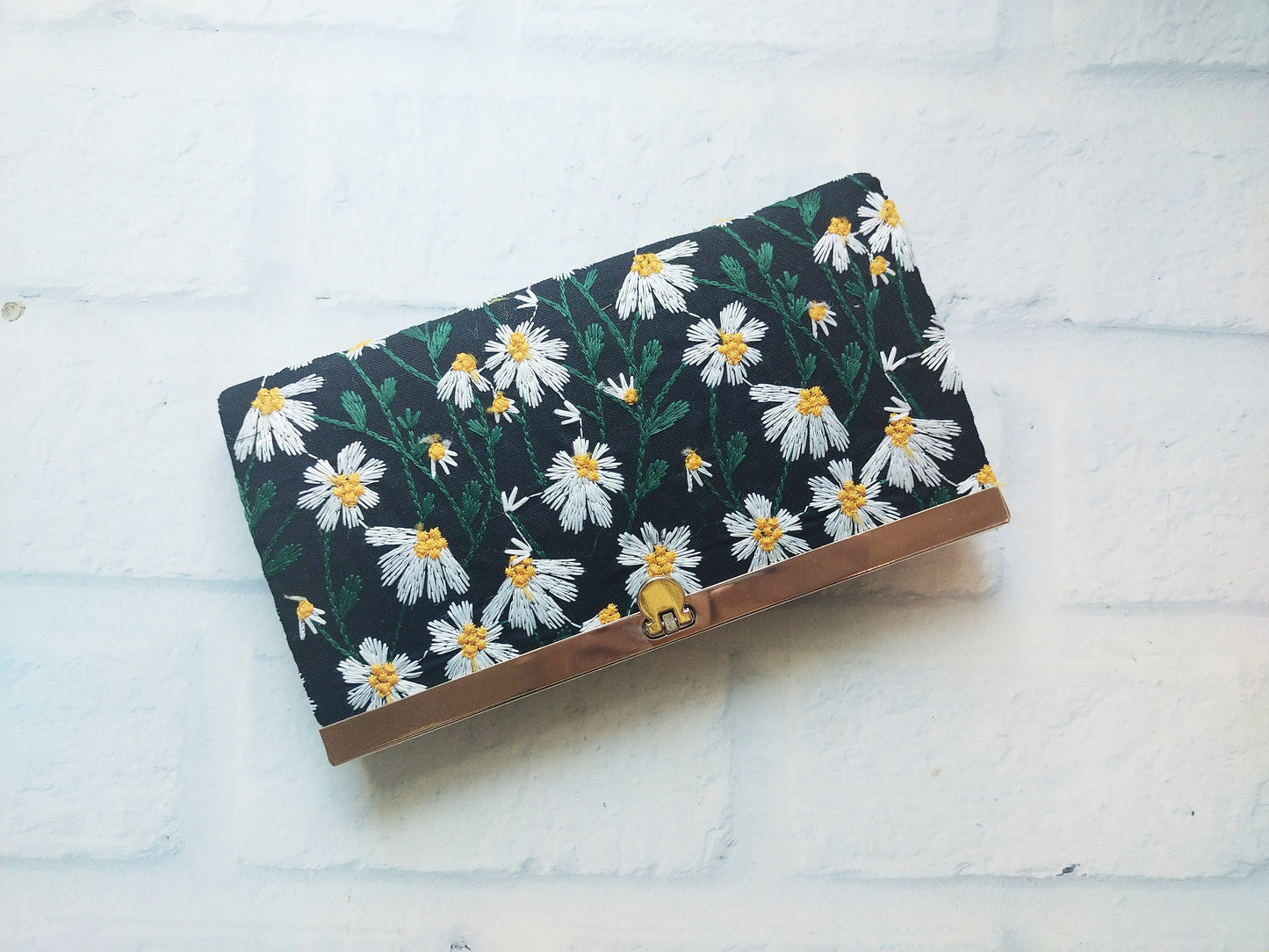 Clutch Wallet - Embroidered Daisy