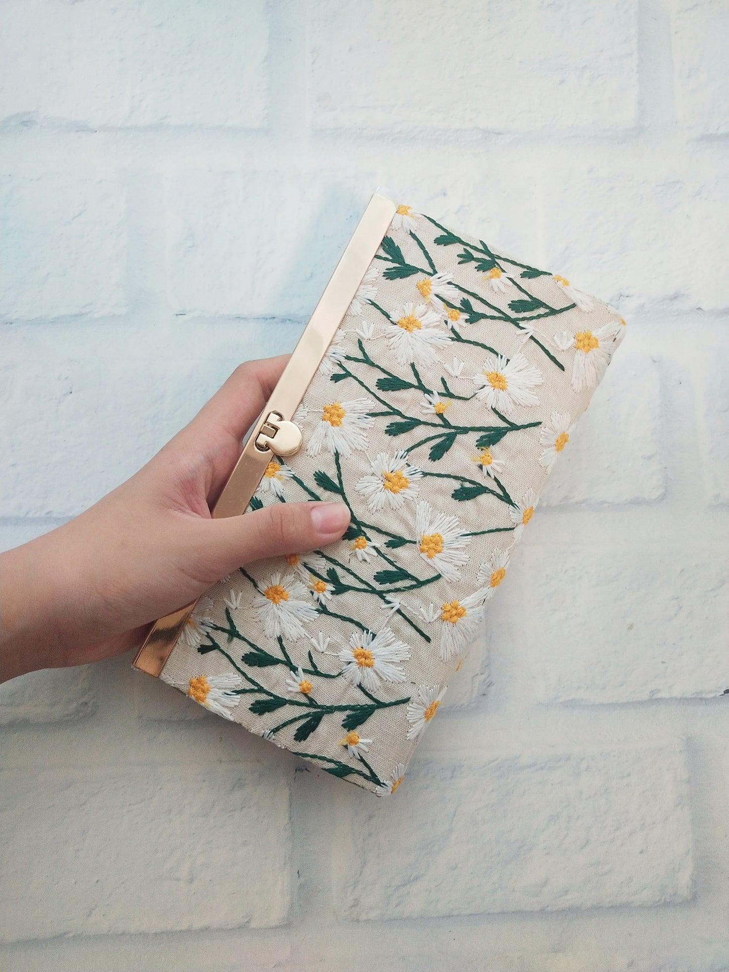 Clutch Wallet - Embroidered Daisy