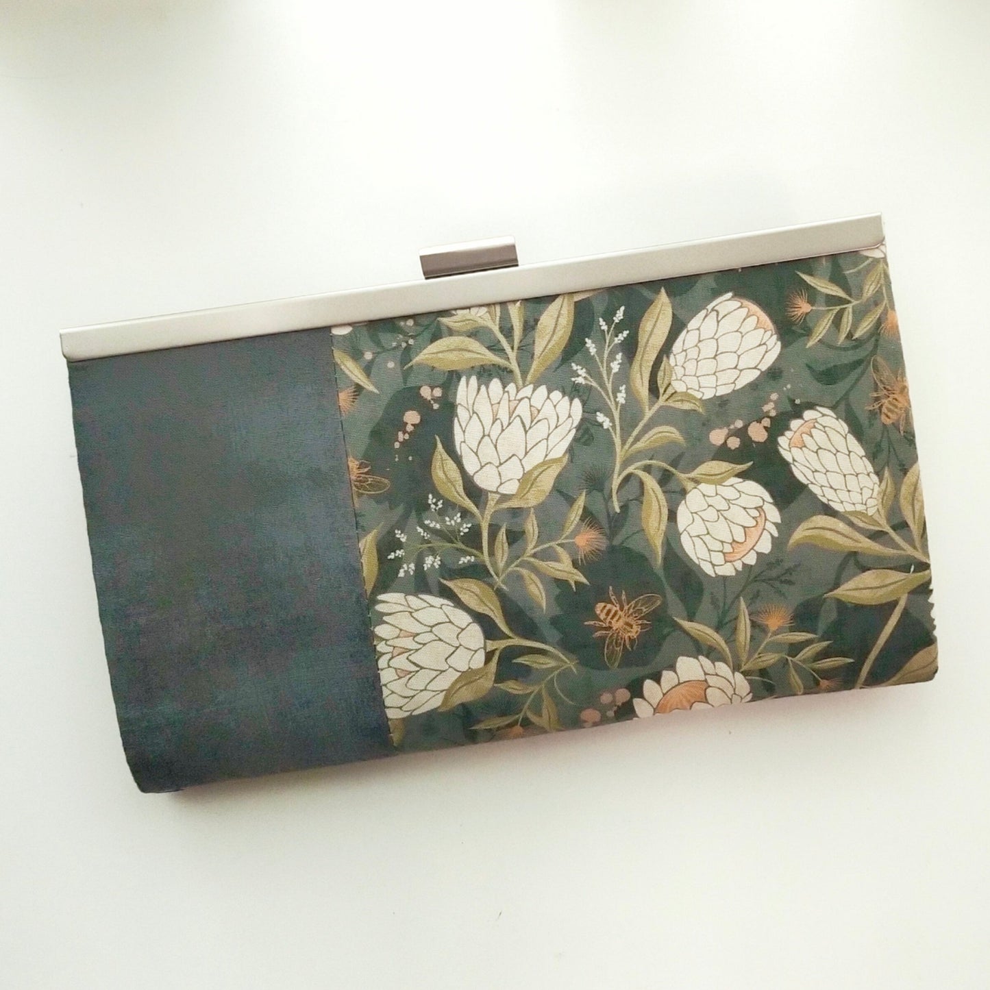 Classic Clutch Wallet - Eustoma Ladies Wallet