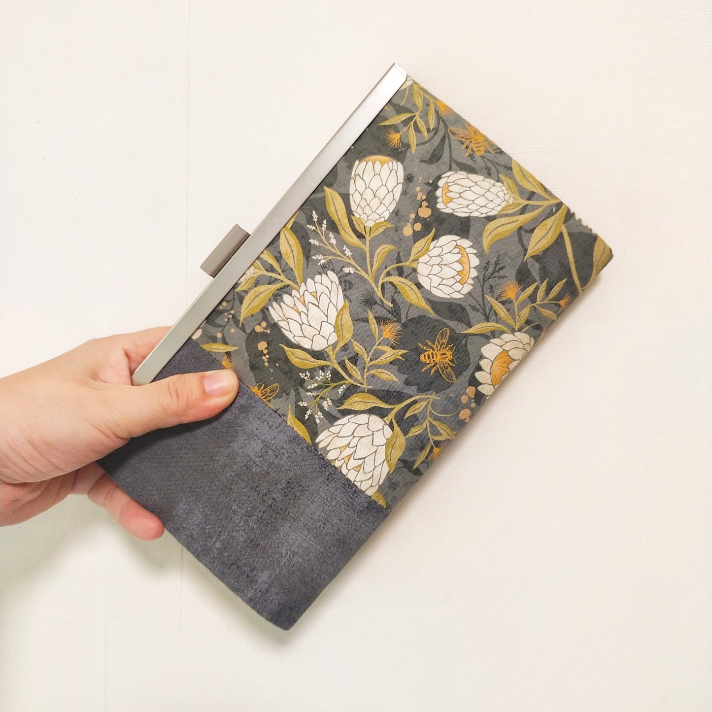 Classic Clutch Wallet - Eustoma Ladies Wallet