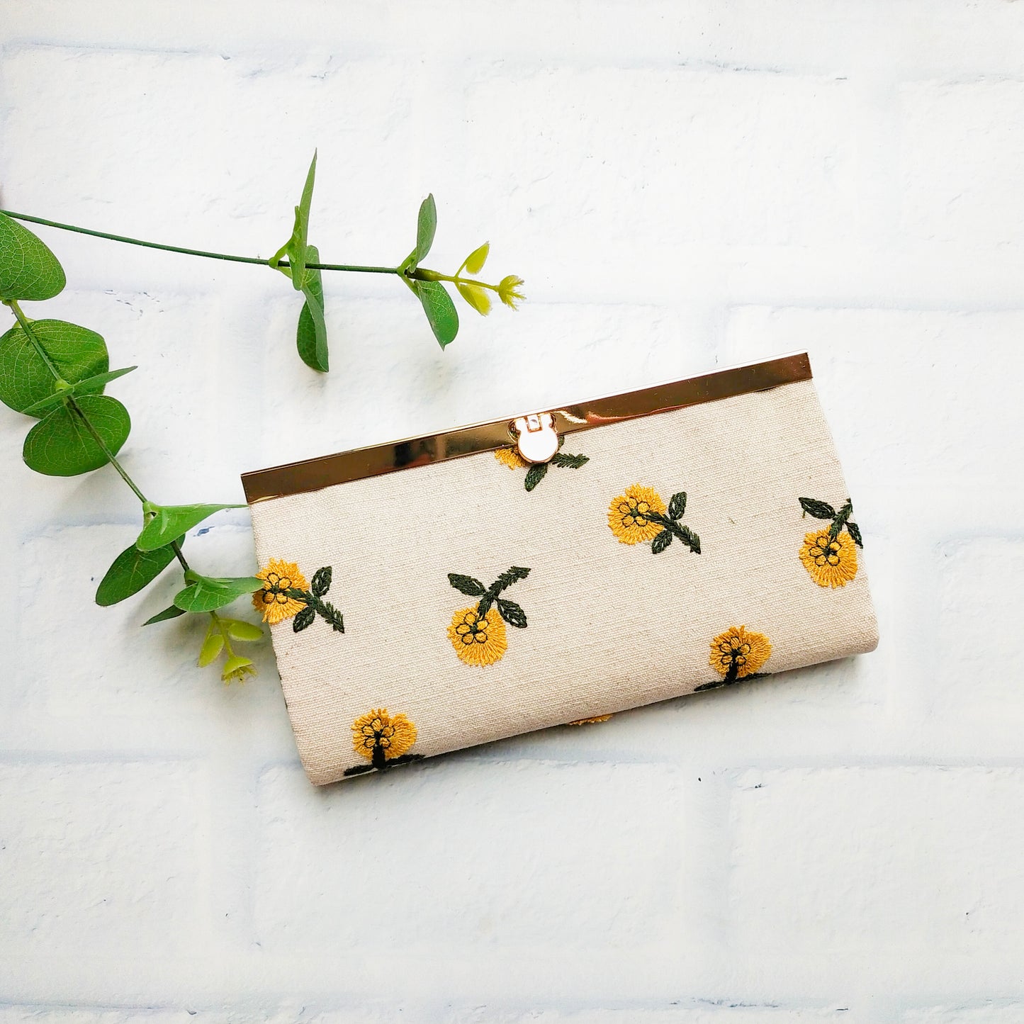 Clutch Wallet - Little Daisy Embroidery