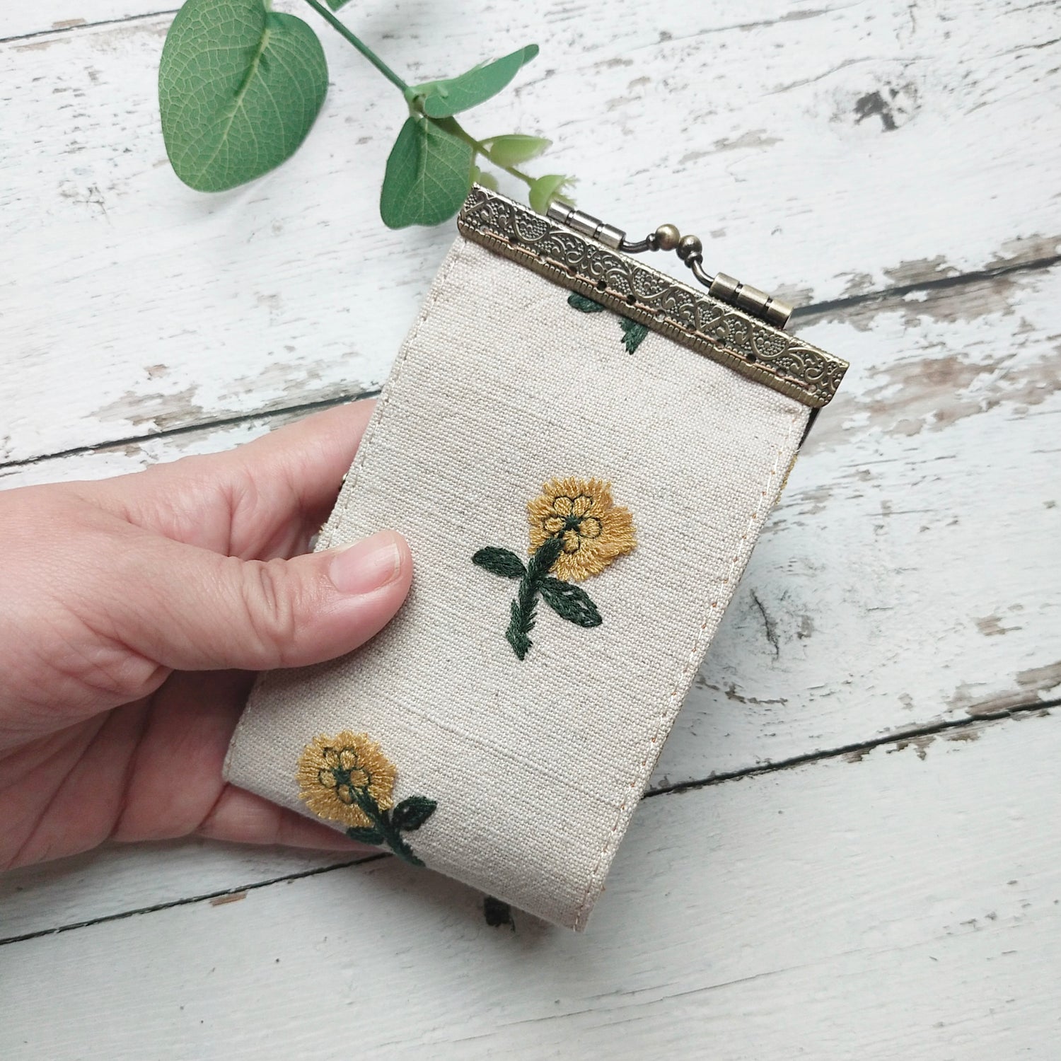 Card Holder - Embroidery Little Daisy